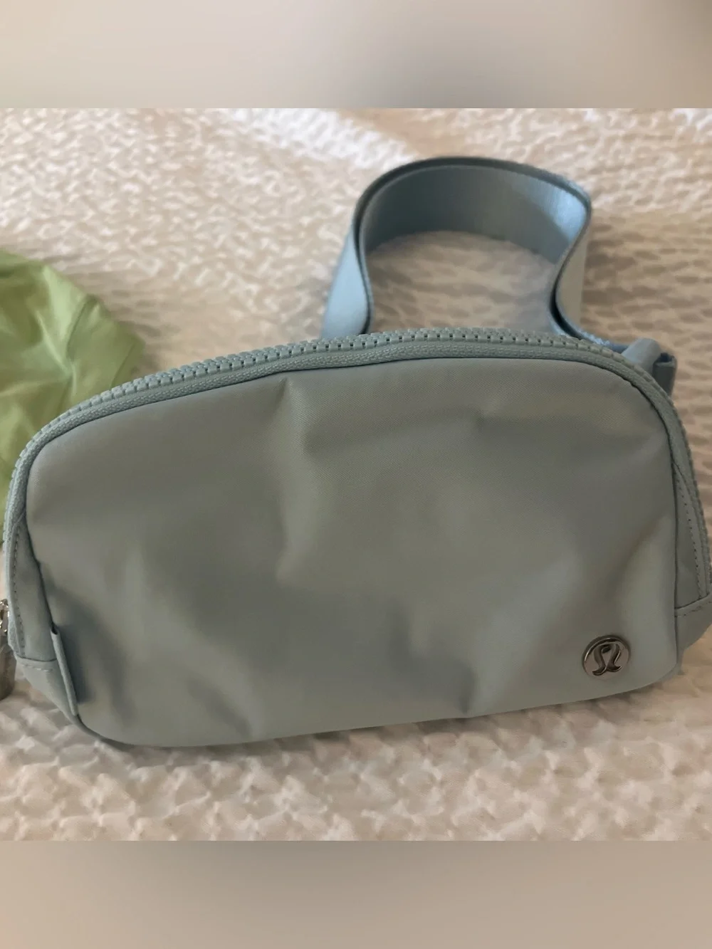 Lululemon Everywhere Belt Bag 1L Foam Cloud